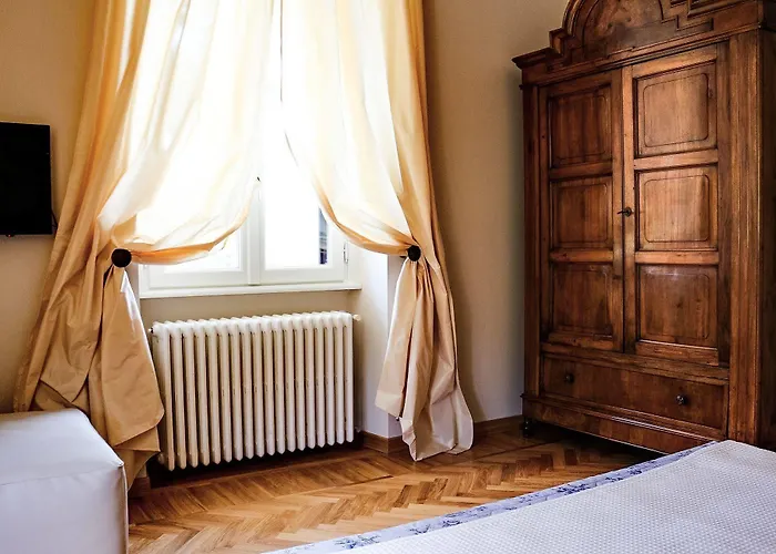 Villa Chiara B&B Alojamento de Acomodação e Pequeno-almoço 3*