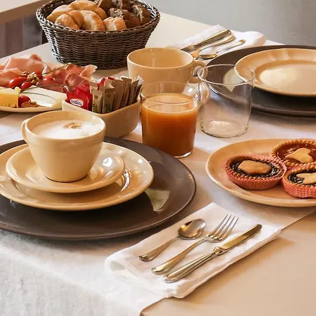 Alojamento de Acomodação e Pequeno-almoço Villa Chiara B&B 3*