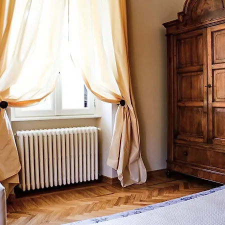 Villa Chiara B&B Alojamento de Acomodação e Pequeno-almoço 3*