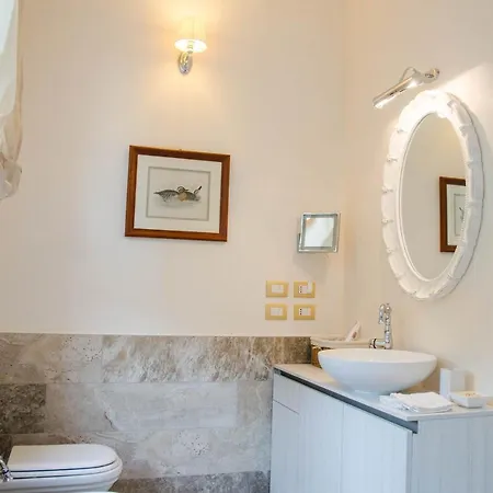 Villa Chiara B&B Alojamento de Acomodação e Pequeno-almoço 3*