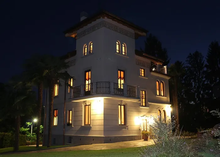 לינה וארוחת בוקר Villa Chiara B&B Biandronno