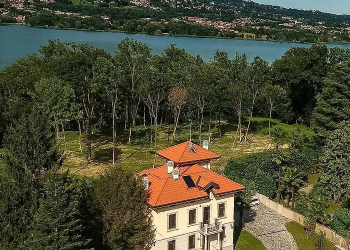 Villa Chiara B&B לינה וארוחת בוקר 3*