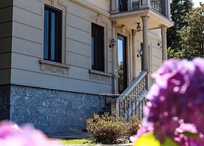 Villa Chiara B&B לינה וארוחת בוקר Biandronno